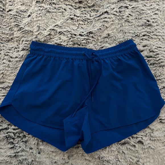 Aritzia athletic shorts - Picture 1 of 2